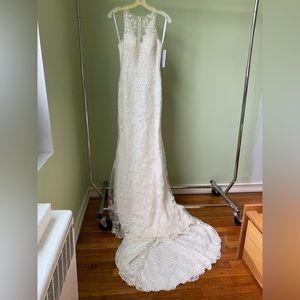 NWT David’s Bridal Oleg Cassini Wedding Dress CWG909